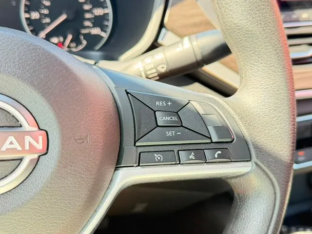 Nissan Altima photo 15