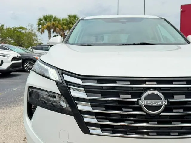 Nissan Rogue photo 11