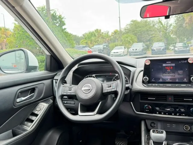 Nissan Rogue photo 13