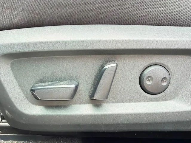 Nissan Rogue photo 25