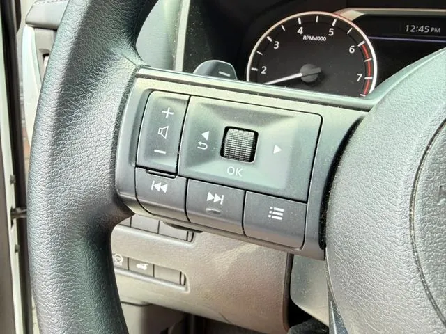Nissan Rogue photo 18
