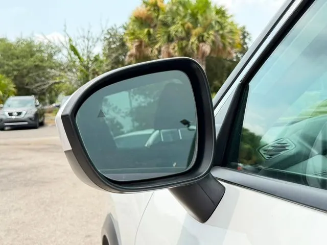 Nissan Rogue photo 12