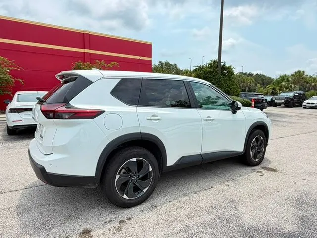 Nissan Rogue photo 6