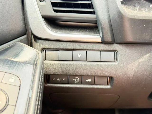 Nissan Rogue photo 17