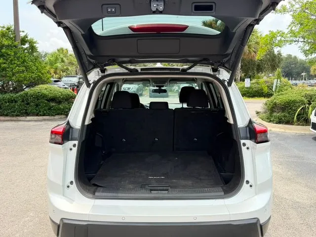Nissan Rogue photo 9