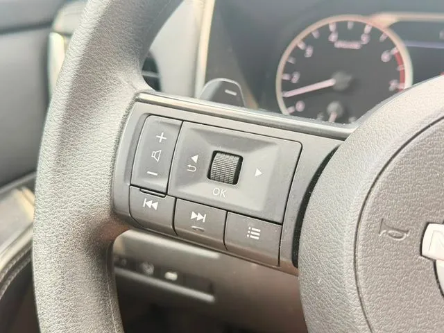 Nissan Rogue photo 17
