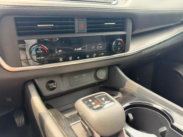 Nissan Rogue photo 25
