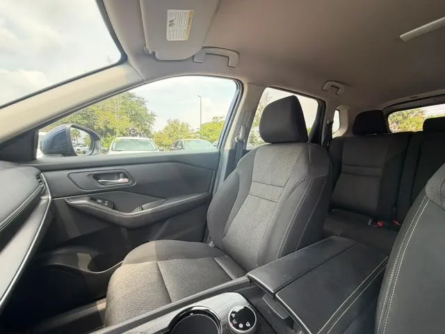 Nissan Rogue photo 23