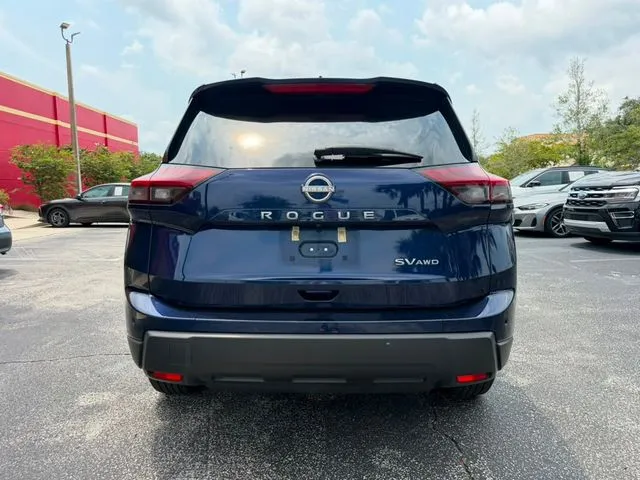Nissan Rogue photo 8
