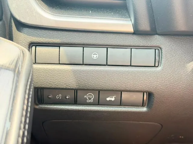 Nissan Rogue photo 16