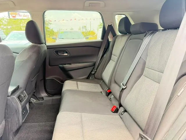 Nissan Rogue photo 28