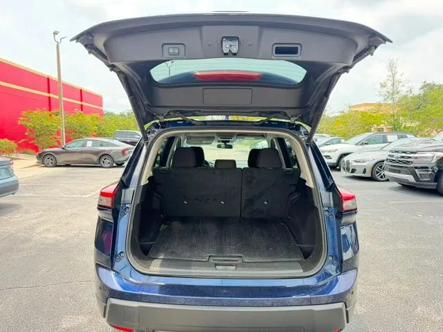 Nissan Rogue photo 9