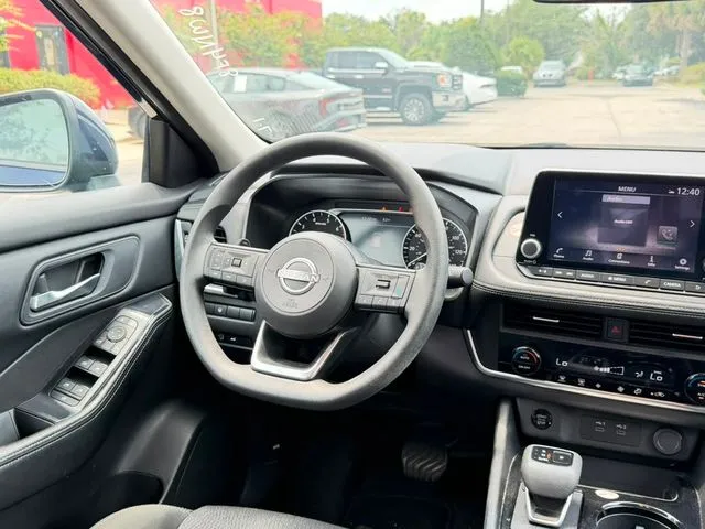 Nissan Rogue photo 13