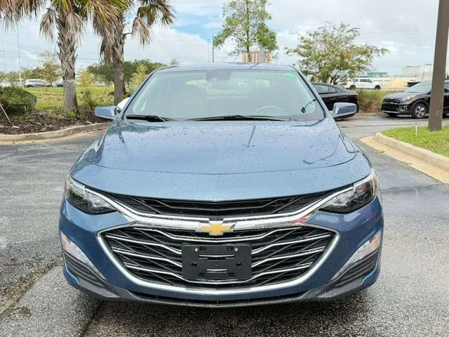 Chevrolet Malibu photo 2