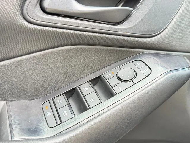 Nissan Rogue photo 18