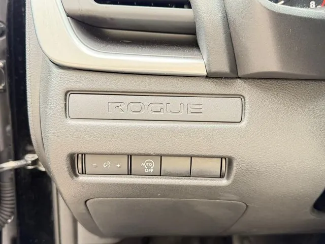 Nissan Rogue photo 19