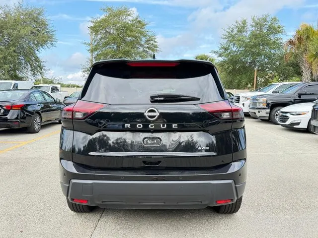 Nissan Rogue photo 8