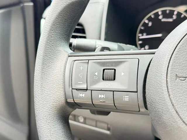 Nissan Rogue photo 14