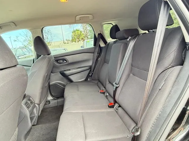 Nissan Rogue photo 25