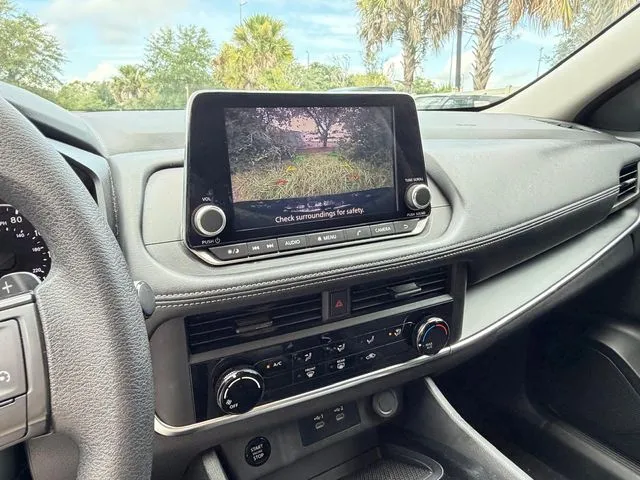 Nissan Rogue photo 21