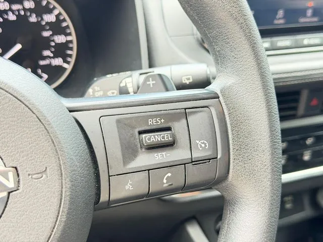 Nissan Rogue photo 16
