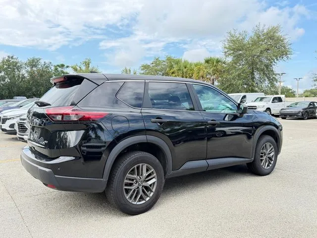 Nissan Rogue photo 6