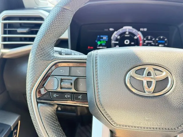 Toyota Sequoia photo 20