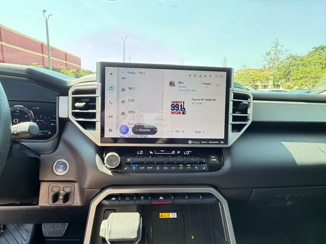 Toyota Sequoia photo 27