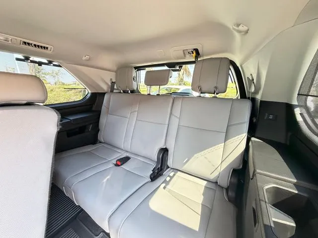 Toyota Sequoia photo 37