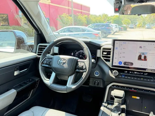 Toyota Sequoia photo 13