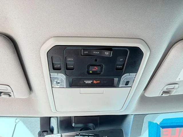 Toyota Sequoia photo 28
