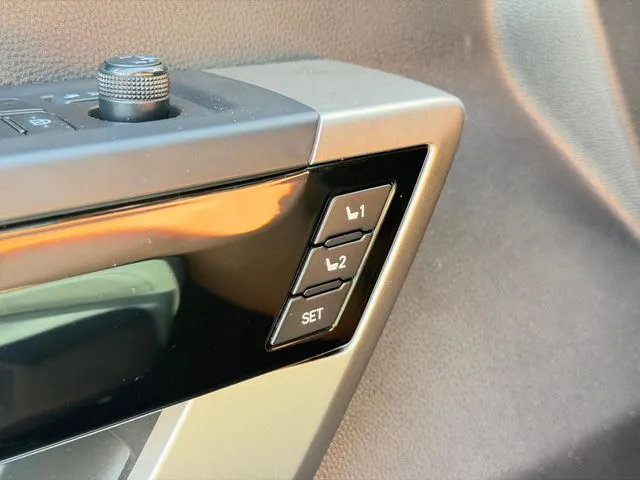 Toyota Sequoia photo 17