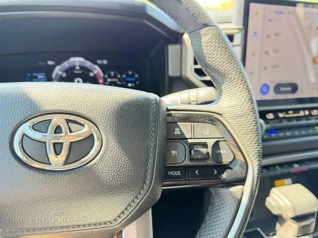 Toyota Sequoia photo 22