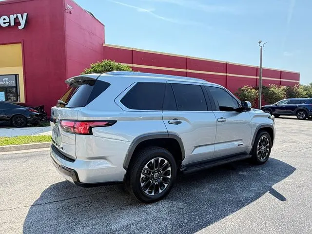 Toyota Sequoia photo 6