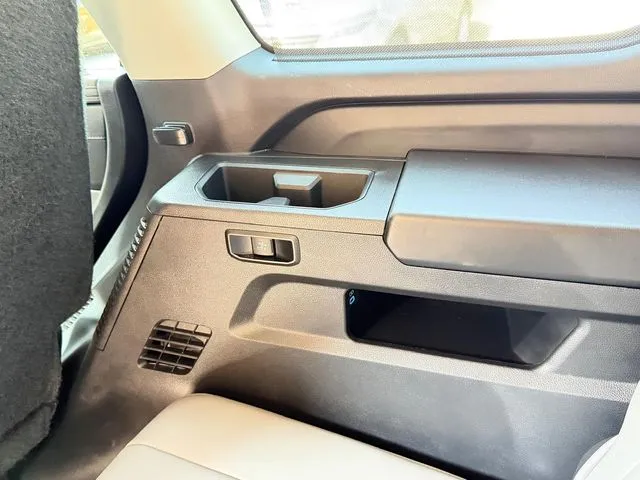 Toyota Sequoia photo 38
