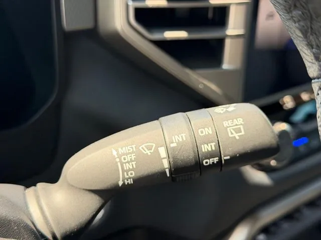 Toyota Sequoia photo 23