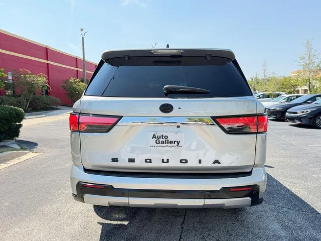 Toyota Sequoia photo 8