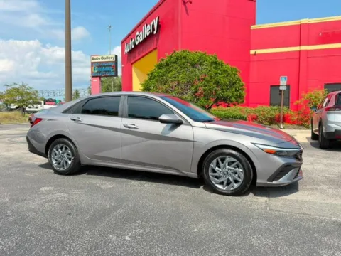 Gray 2024 Hyundai Elantra SEL for sale in Jacksonville, FL