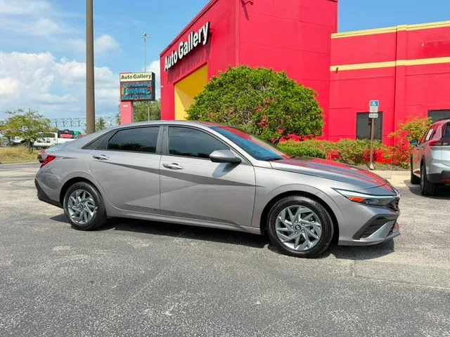 Gray 2024 Hyundai Elantra SEL for sale in Jacksonville, FL