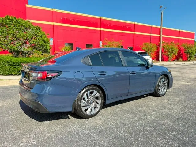 Subaru Legacy photo 6