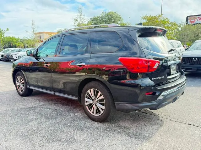Nissan Pathfinder photo 7