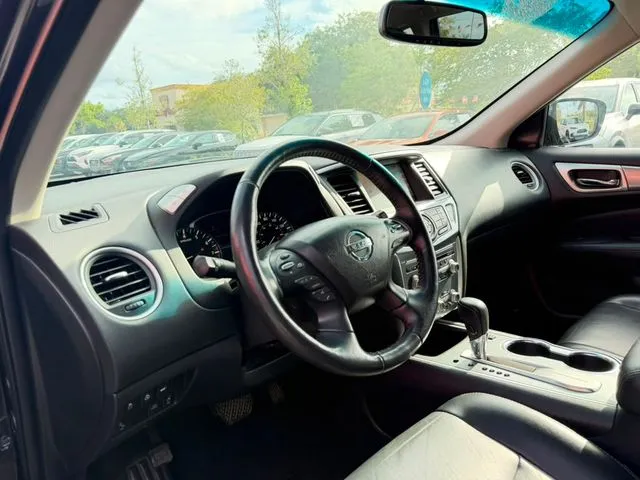 Nissan Pathfinder photo 17
