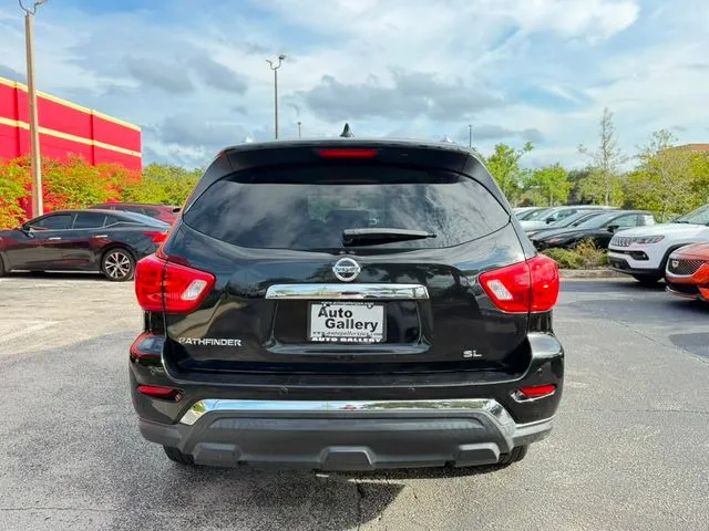 Nissan Pathfinder photo 8