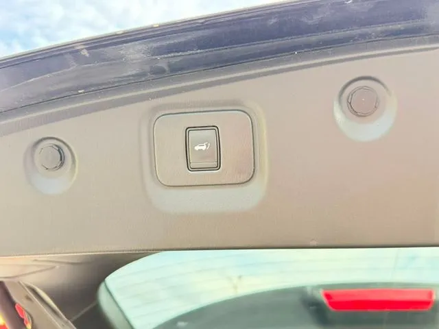 Nissan Pathfinder photo 10