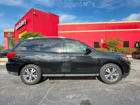 More photos of 2020 Nissan Pathfinder SL at Auto Gallery Jacksonville, FL