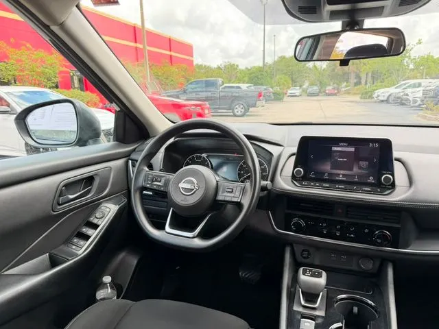 Nissan Rogue photo 14