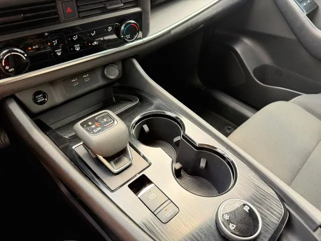 Nissan Rogue photo 22