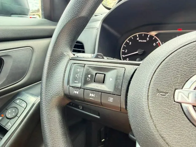 Nissan Rogue photo 17