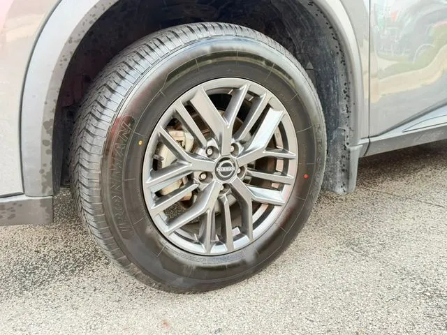 Nissan Rogue photo 11