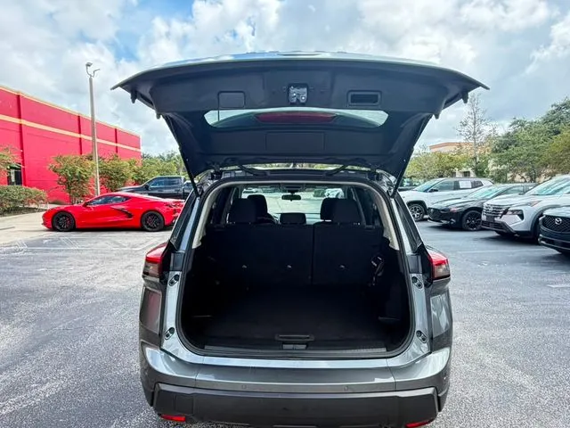 Nissan Rogue photo 9